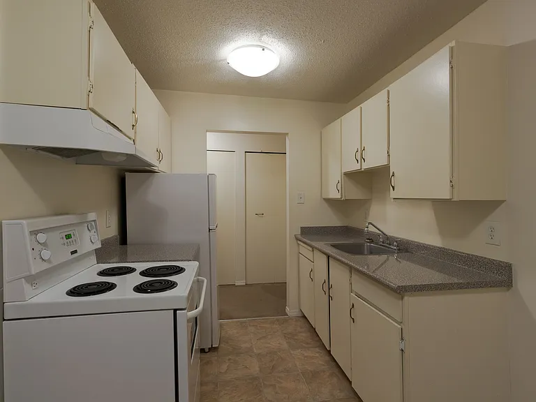 549 Dansey Ave — Photo 53