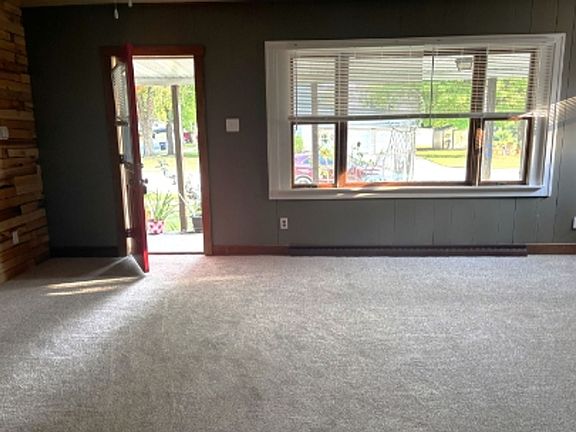 2nd image of 516 W Wescott Ave