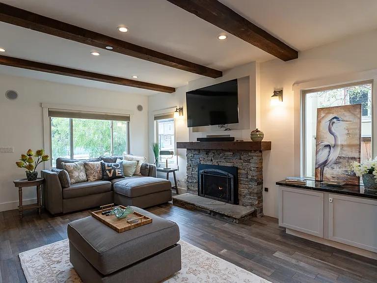 610 Forest Ave — Photo 6