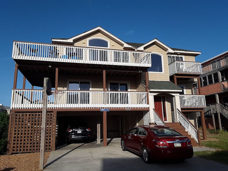 2nd image of 720 Crown Point Cir