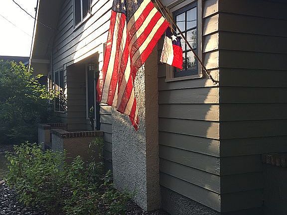 5th image of 1001 S Locust St