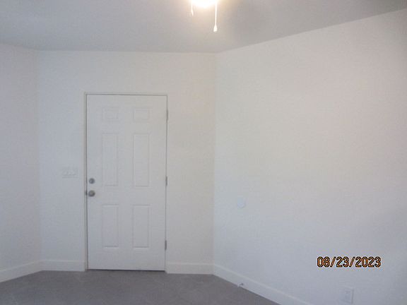 3rd image of 2202 S 5th Ave #1
