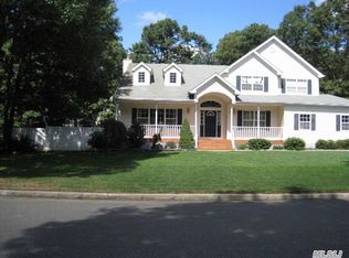 7 Butler Ct, Centereach, NY 11720