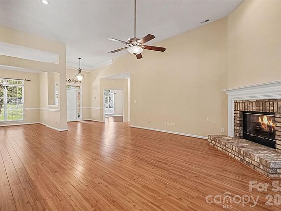 3rd image of 576 Gatsby Pl NW