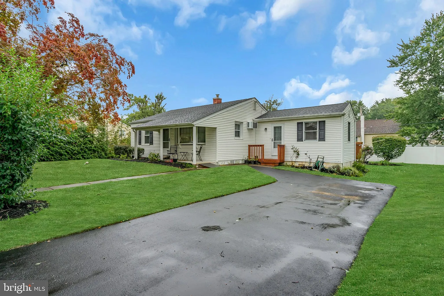 326 Hazel Ave photo 1