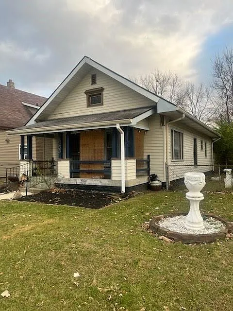 1235 W Roache St photo 1