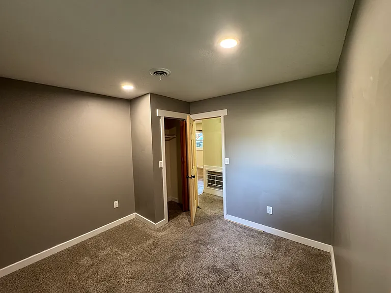 615 N Zimmer Rd — Photo 10