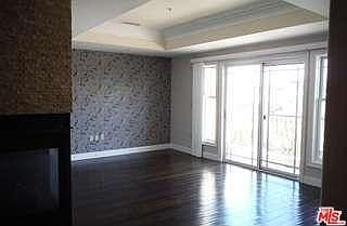 5th image of 837 S Crenshaw Blvd #301