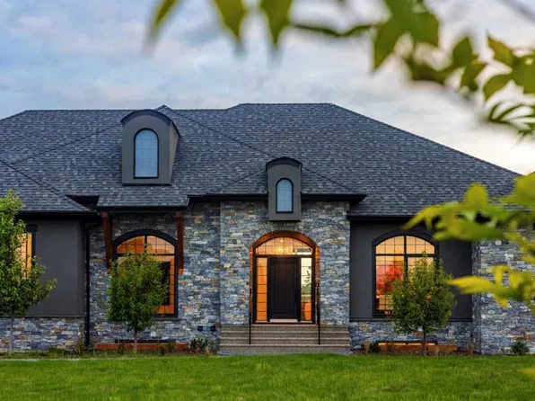 17 Silverhorn Park, Rocky View County, AB T3R 0X3
