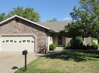641 Breckenridge Dr, Tipton, MO 65081
