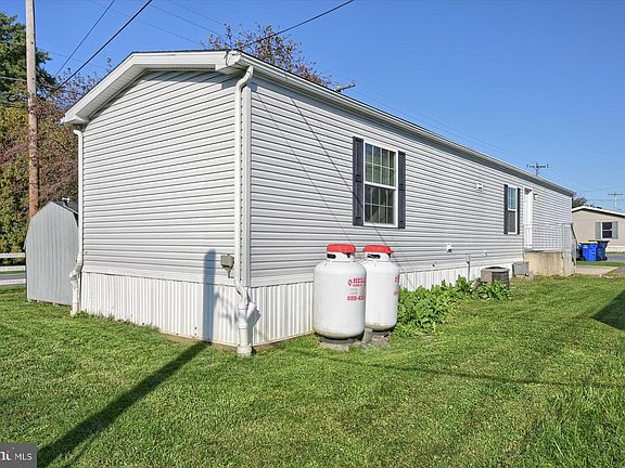 3rd image of 46 Mollie Dr #39