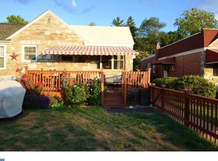 7325 Shelbourne St, Philadelphia, PA 19111