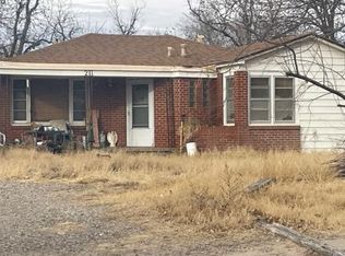 211 E Country Club Rd, Roswell, NM 88201