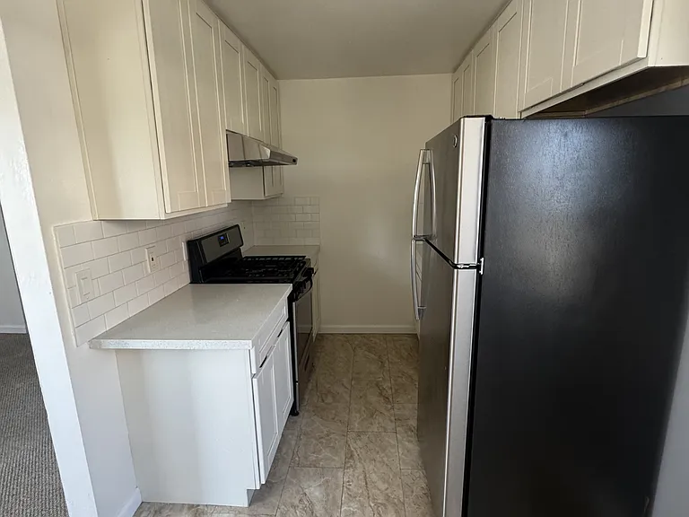 1359 Lewis St — Photo 5