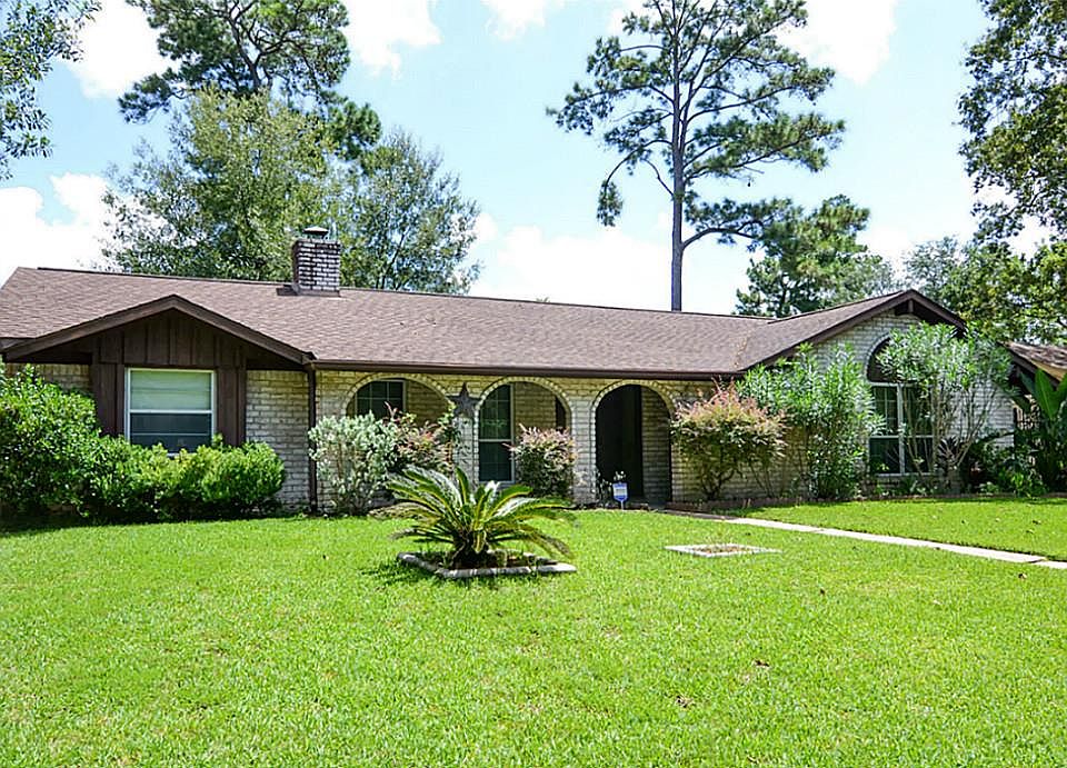 1st image of 7414 Antoine Dr