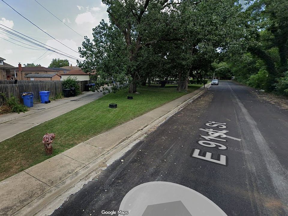 2nd image of 300 E 91st St