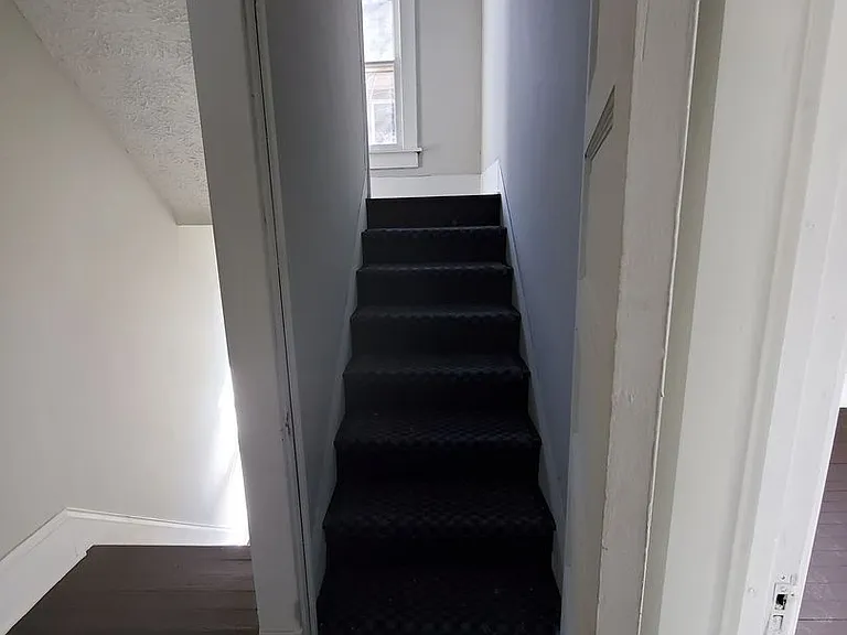 1356 Woodland Ave NW — Photo 5