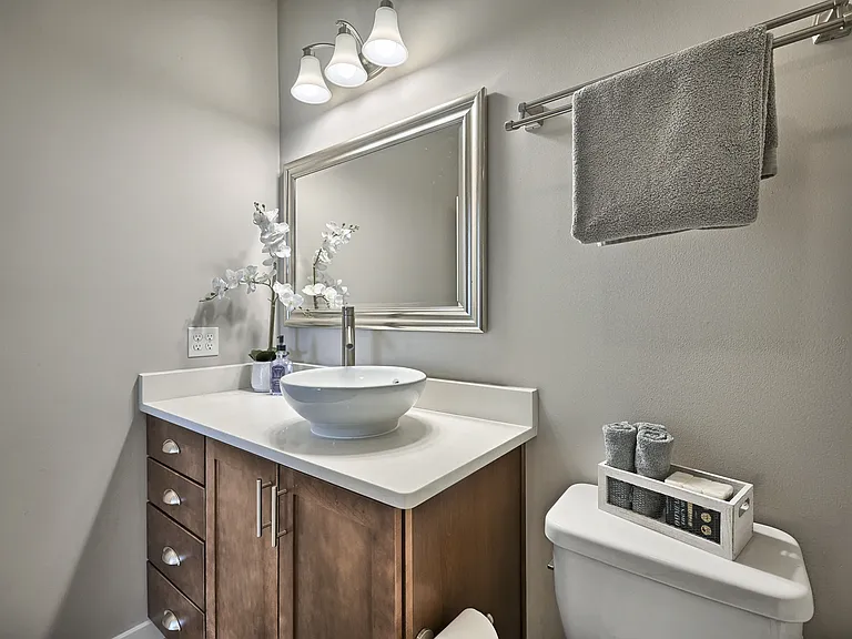 CenterPointe Apartments — Photo 8