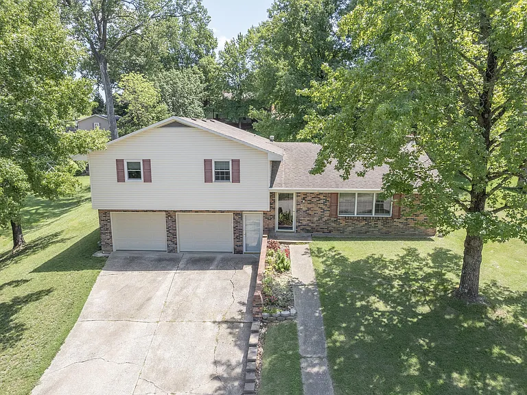 223 Mary Dr — Photo 25
