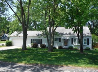 9998 Emerson Dr, Columbia Station, OH 44028