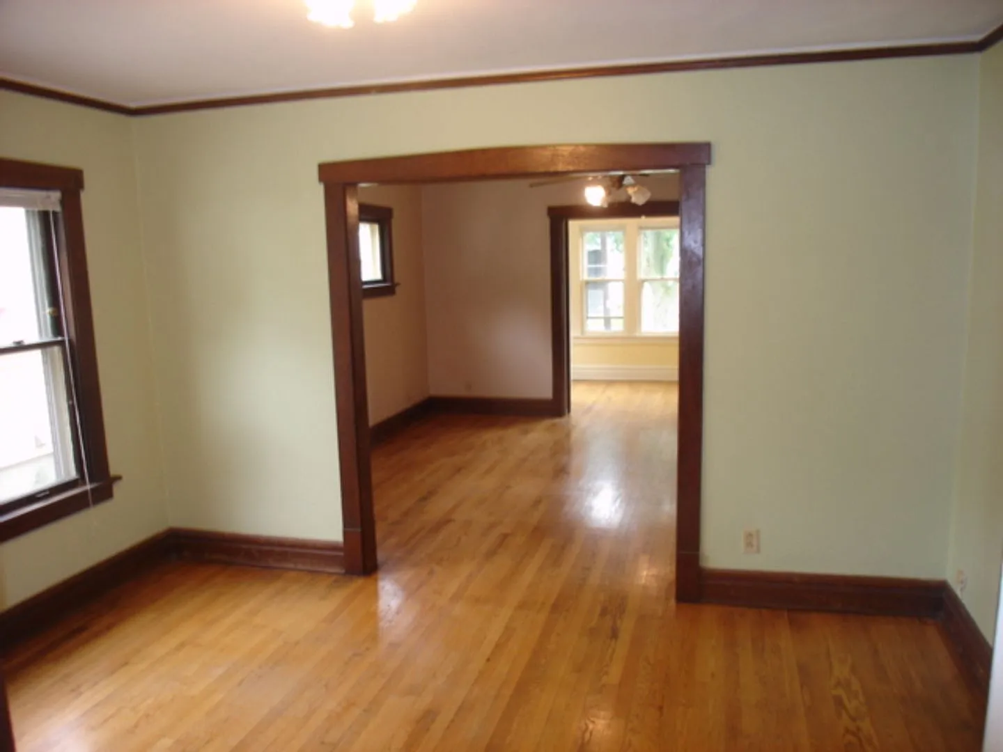 2537 East Johnson Street — Photo 4