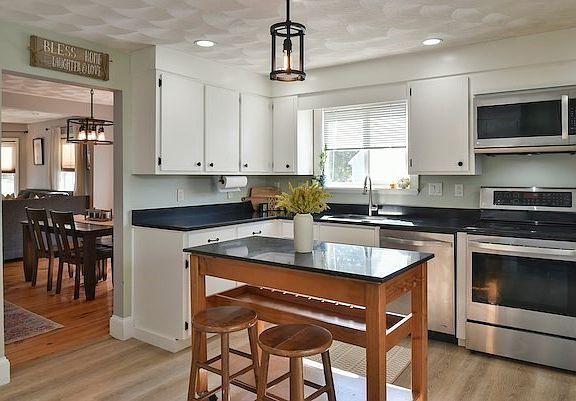 5th image of 43 Kernwood Ave #1