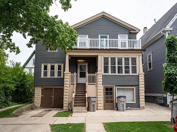 2nd image of 1604 N Franklin Pl