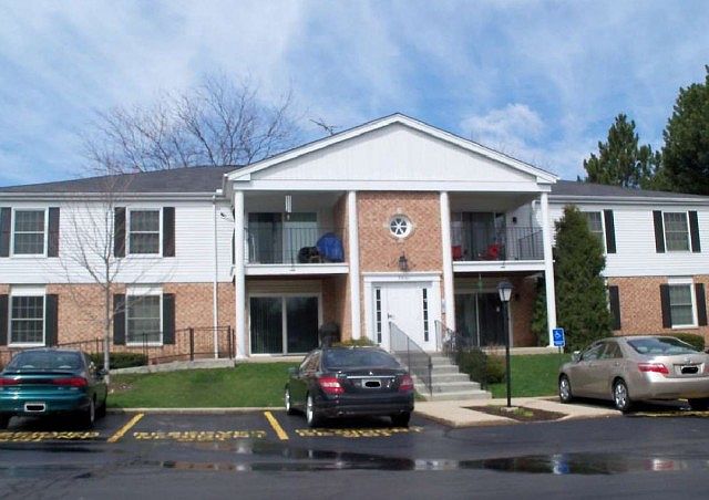 2nd image of 979 Golf Course Rd APT 1