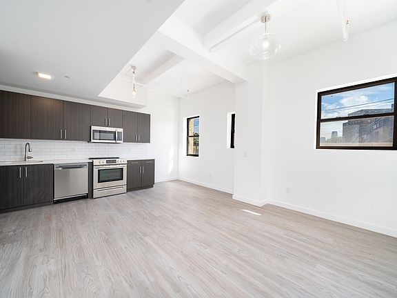 4th image of 201 Cornelison Ave #105