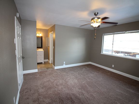 5th image of 3954 Oak Villa Cir