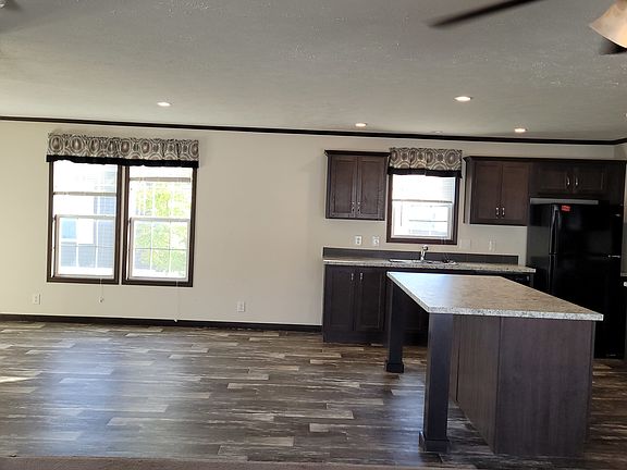 4th image of 1585 Ray Blvd #703