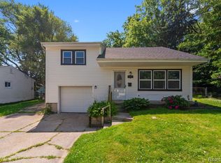 146 Grant St, Grand Blanc, MI 48439