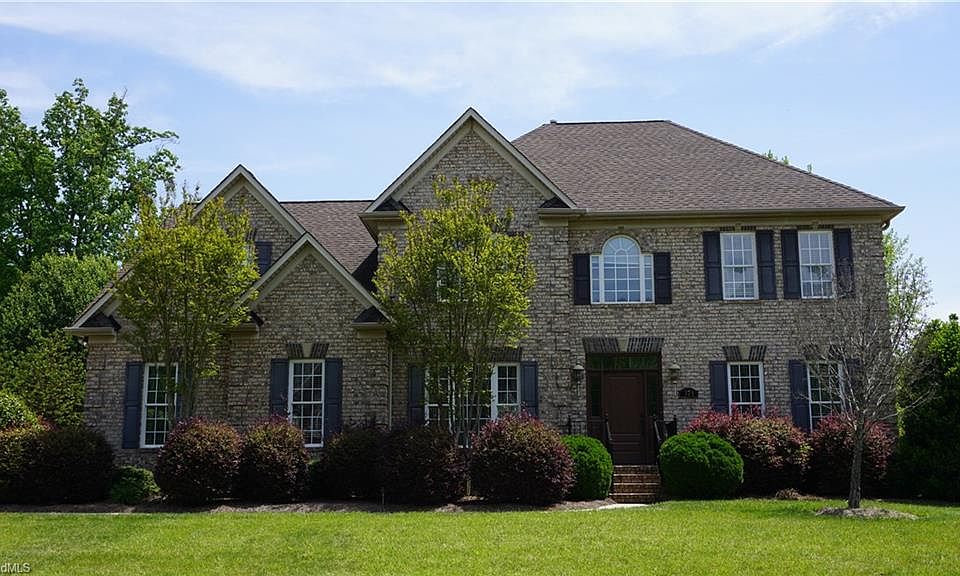 1st image of 375 Riverwood Dr
