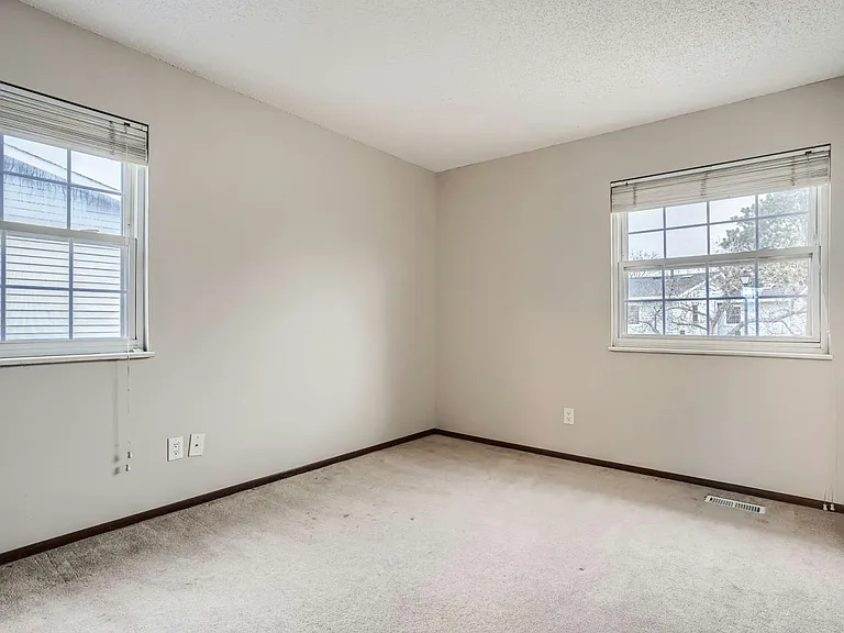 2528 S Vaughn Way #D — Photo 14