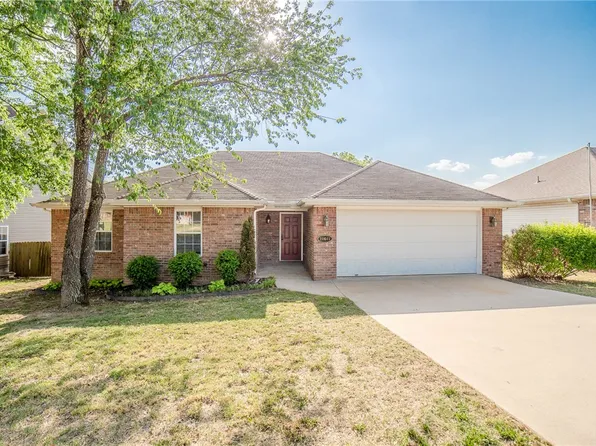 20641 Hillcrest Dr, Springdale, AR 72764