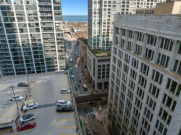 5th image of 8 E Randolph St Unit 1604