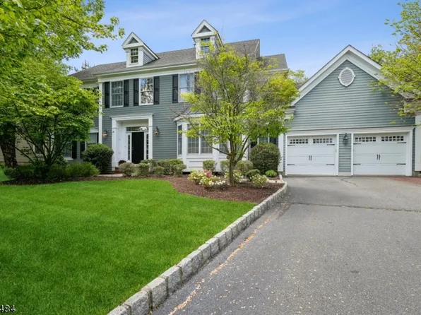 24 Stirling Rd, Bernardsville Boro, NJ 07924
