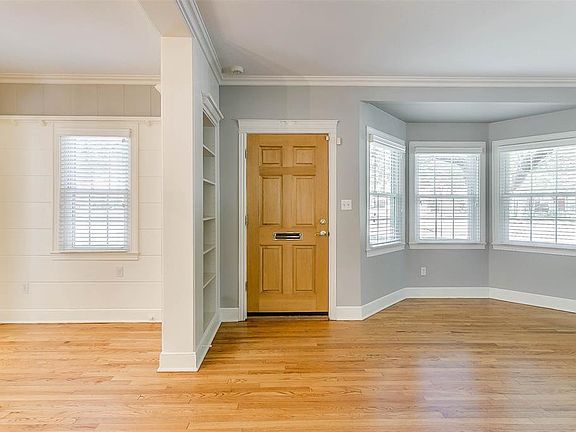 3rd image of 4001 Collinwood Ave
