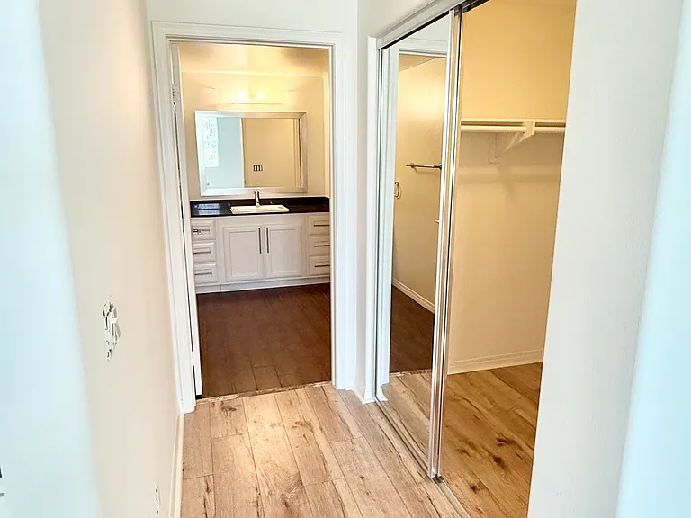 The Watermarque Apartments — Photo 41