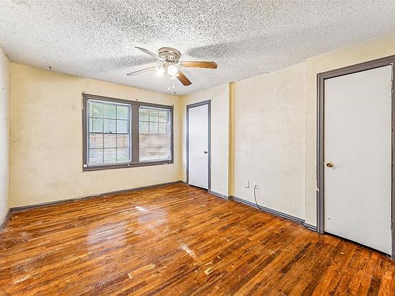 4th image of 1133 W Frey St