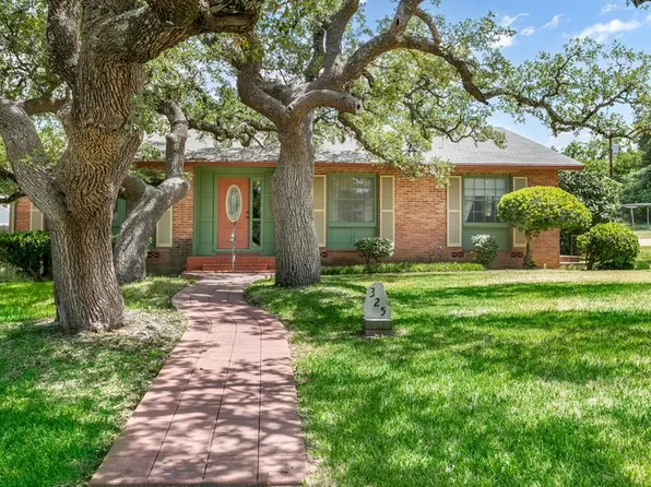 325 E Rainey St, Mason, TX 76856