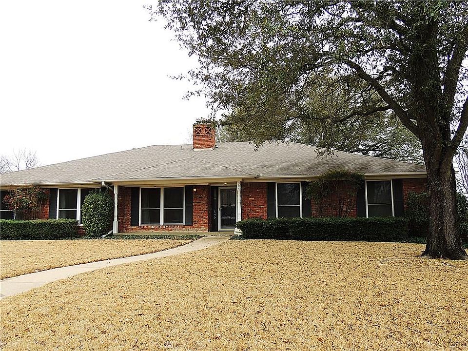1st image of 305 Meadowdale Dr