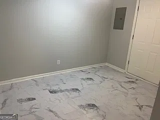 2 bed, 1.5 bath, 800 sqft, $1,100 — Photo 3