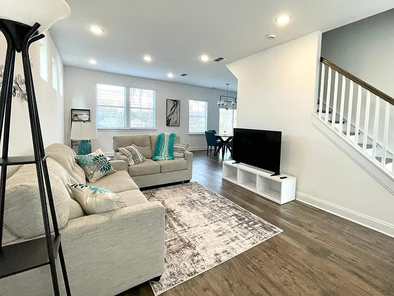 2321 Aniston Ct — Photo 15
