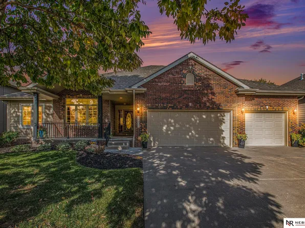 10320 Emiline St, La Vista, NE 68128