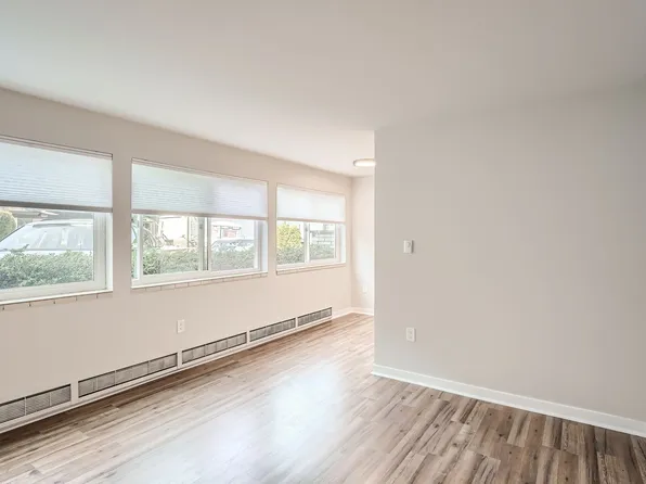 Four Seasons Apartments, 2324 Bonair Pl SW #2, Seattle, WA 98116