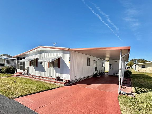 4th image of 751 10th St E Unit 404