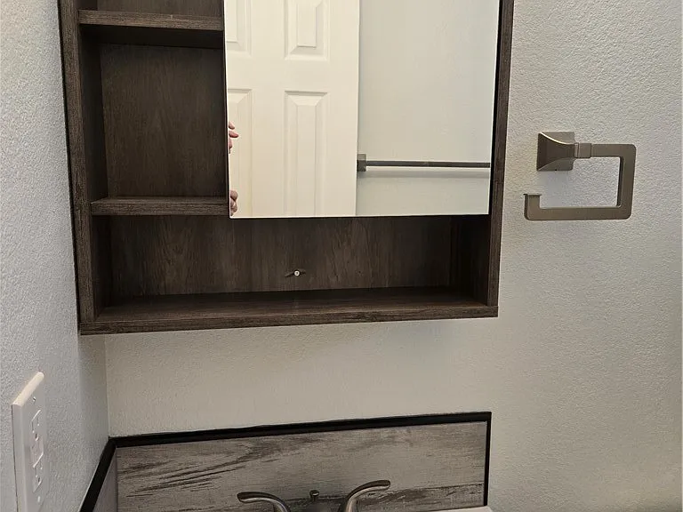 765 Iris Dr — Photo 6
