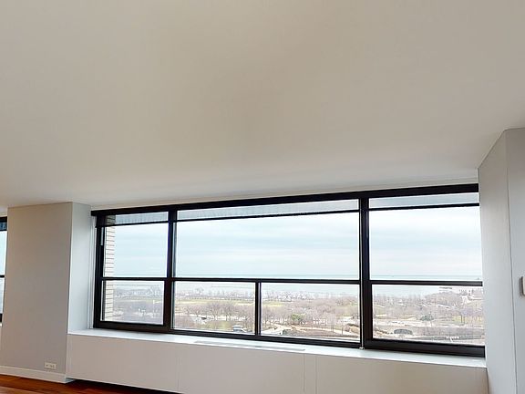 4th image of 1142 S Michigan Ave #2B