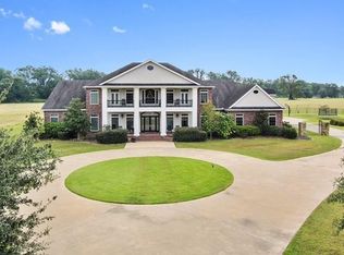 5010 Plantation Rd, Alexandria, LA 71303